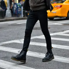 Martensy męskie stylizacje: Rewolucyjne sposoby na modny look bez wpadek