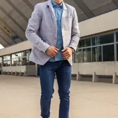 Stylowe casual na imprezę: Modne męskie stylizacje, które zachwyca każdego