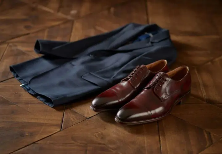 Modne bordowe buty męskie: zaskakujące stylizacje, które pokochasz