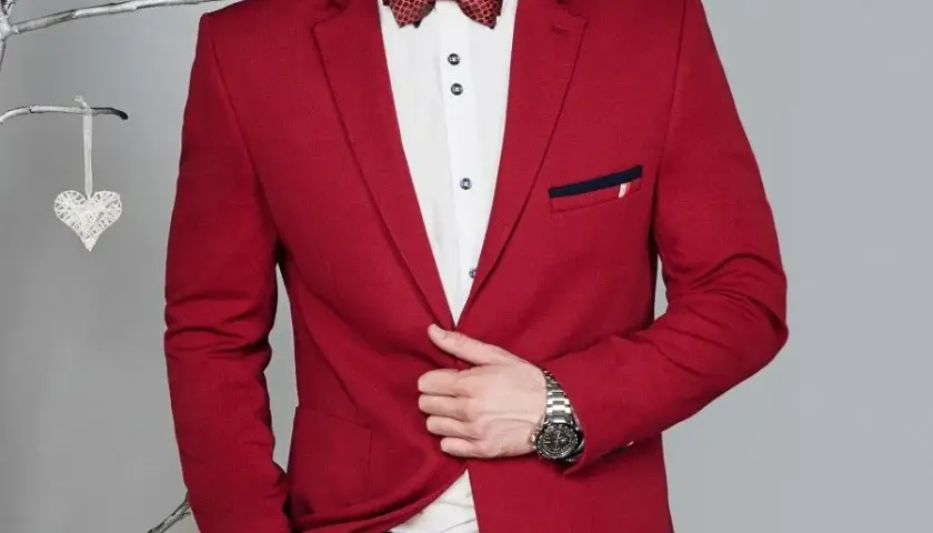 Modne stylizacje na święta dla mężczyzn. Unikaj wpadek i bądź elegancki!