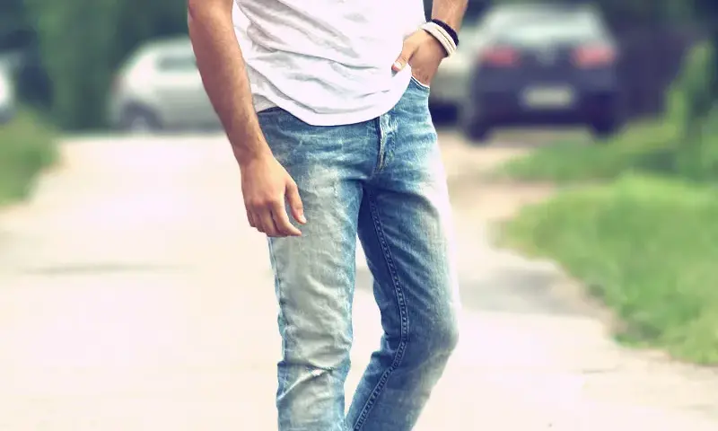 Stylizacje z Converse – jak ubrać się modnie i oryginalnie w miejskim stylu