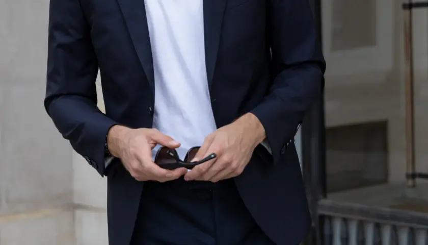 Stylizacje męskie na wesele: 10 inspiracji dla każdego gościa